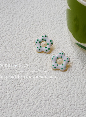 ）F.I / 白玉抹茶 滴油镂空花朵 小众设计 耳钉/耳夹