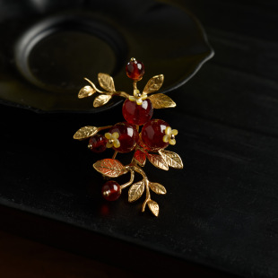 榴花似火 品质石榴石珠宝胸针设计高级感轻奢复古胸花高端女配饰