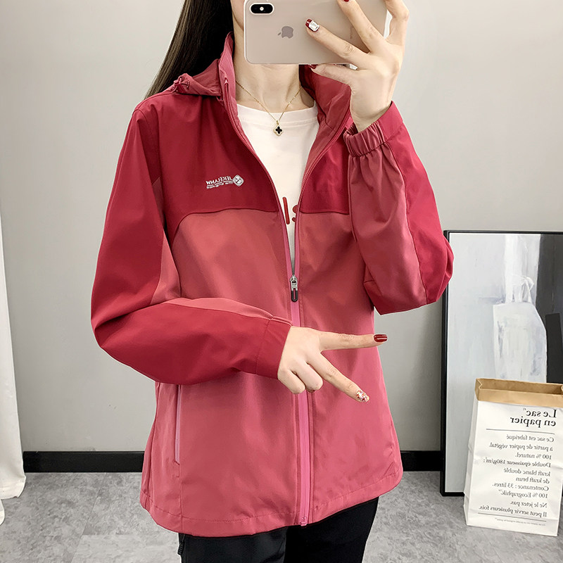 短款冲锋衣外套女春秋新款2025爆款宽松连帽拼色薄款夹克休闲潮流