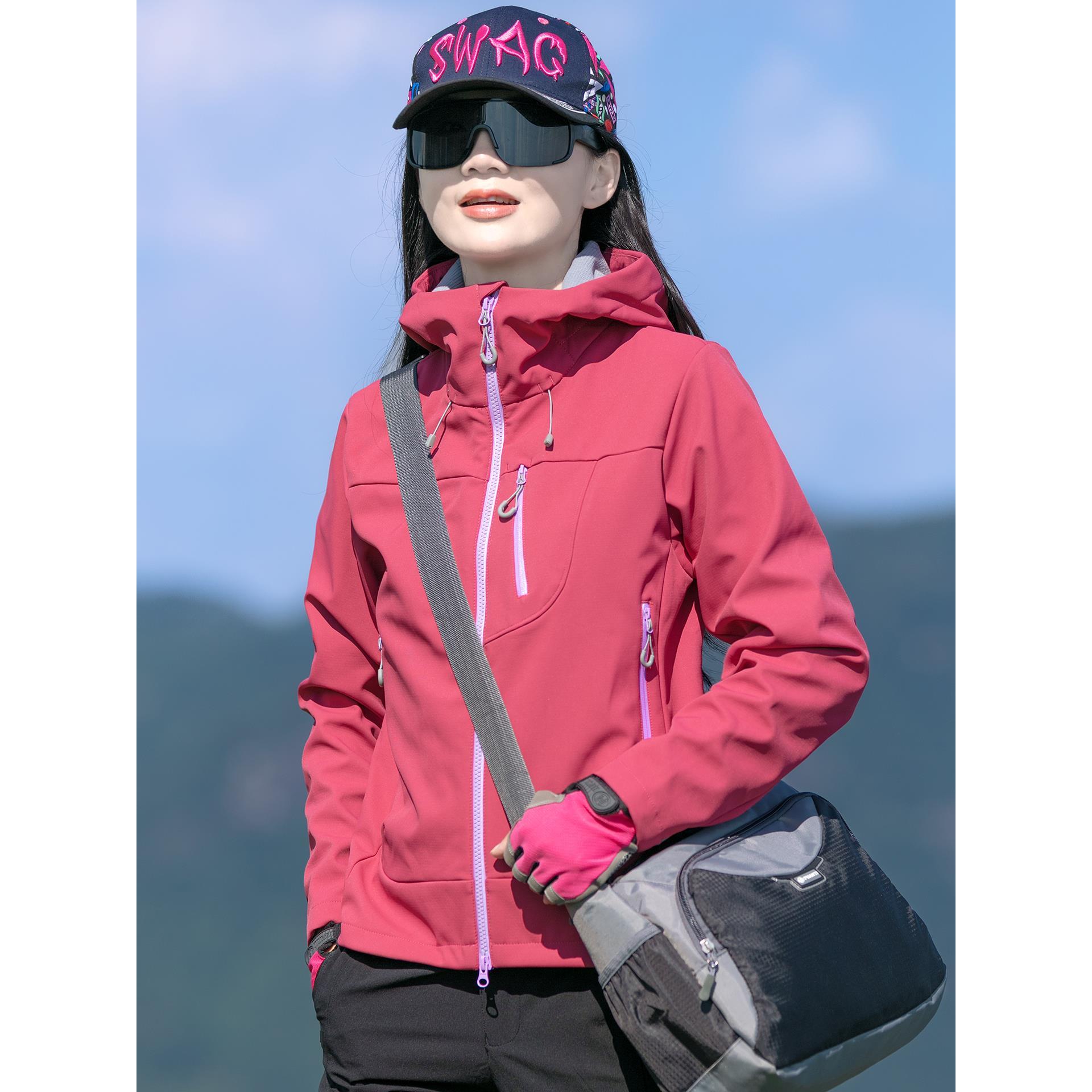 户外软壳衣女加绒保暖夹克连帽骑行防风防水工装外套登山运动上衣