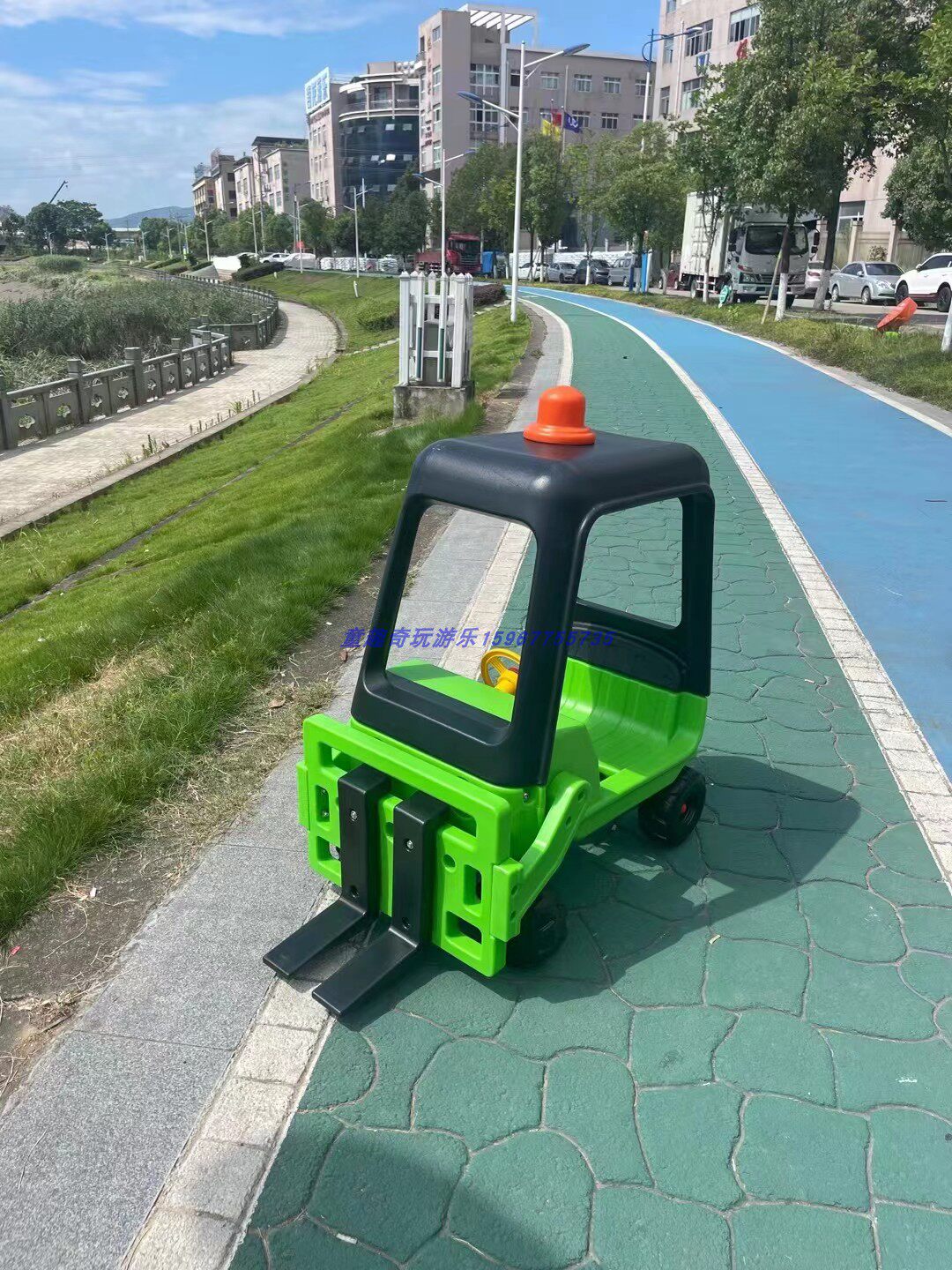 새로운 유치원 관성 작은 RV 황금 거북이 자동차 트위스트 동력 보조 자전거 협력 자동차 자동차 어린이 장난감