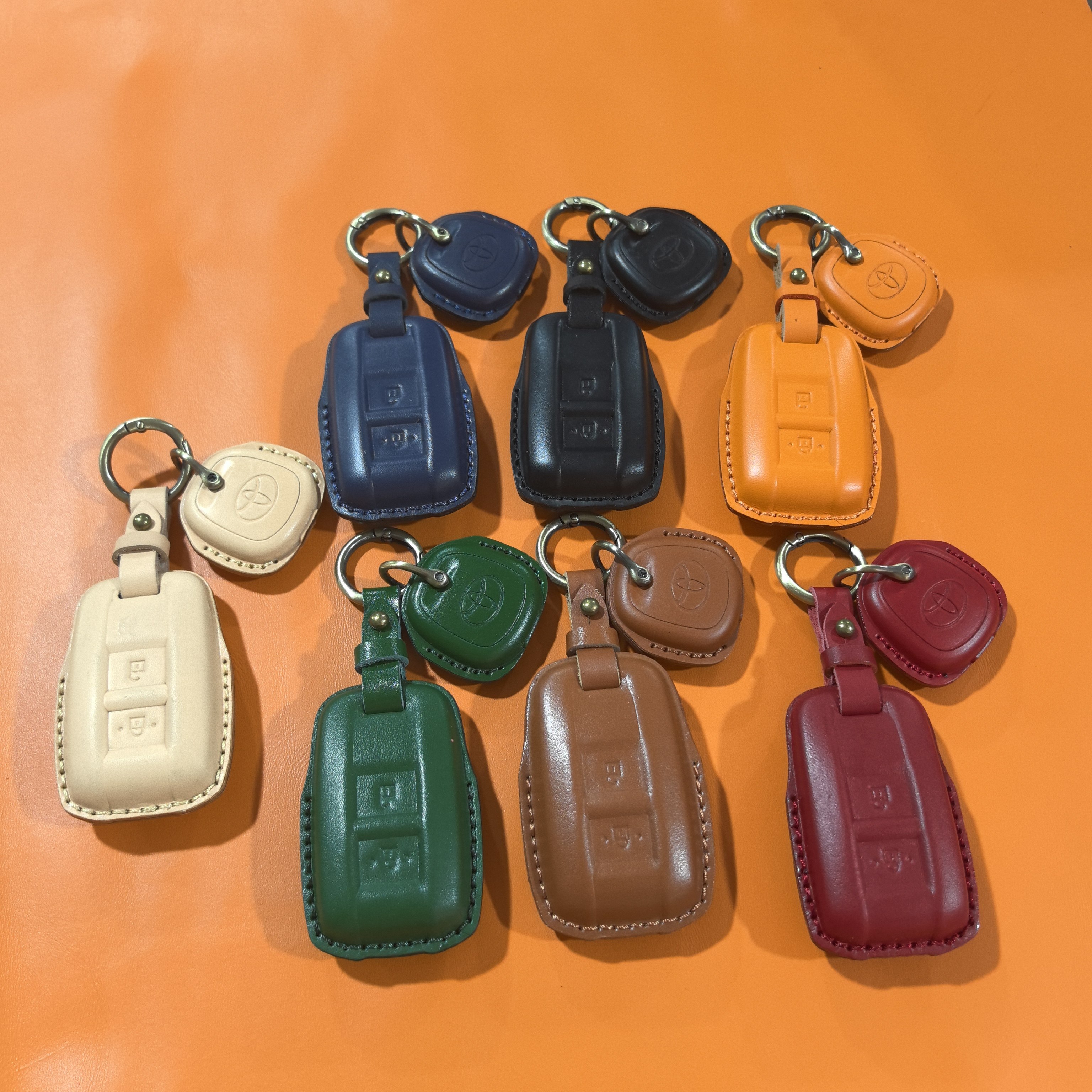 丰田兰德酷路泽汽车LC70钥匙套LC71767879小牛皮车用钥匙包插入式