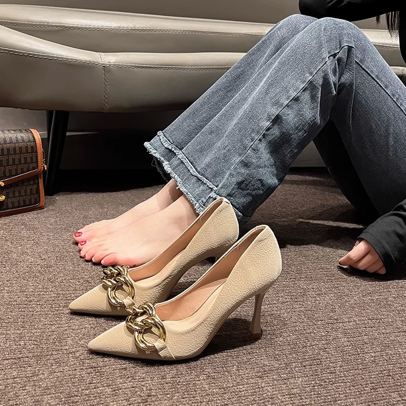 裸色金属链条法式尖头细跟单鞋女