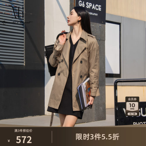 XG雪歌卡其色通勤棉感休闲风衣2025春季新款长款翻领风衣外套女装