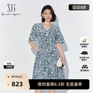 【单件立减】 XG雪歌碎花V领短袖连衣裙2026夏季新款收腰中裙女装