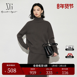 XG雪歌螺纹设计长袖毛针织衫2025冬季新款灰绿色绵羊毛套头毛衫女