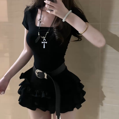 辣妹黑色收腰连衣裙显瘦蓬蓬短裙