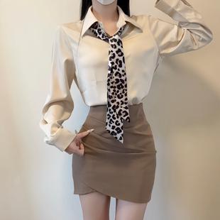 iqcq气球熊秋季法式气质时尚长袖缎面衬衫修身显瘦包臀短裙套装