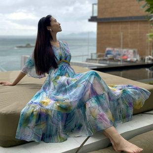 拉伦娜新春夏女真丝连衣裙V领国风收腰中袖大摆长裙度假风桑蚕丝