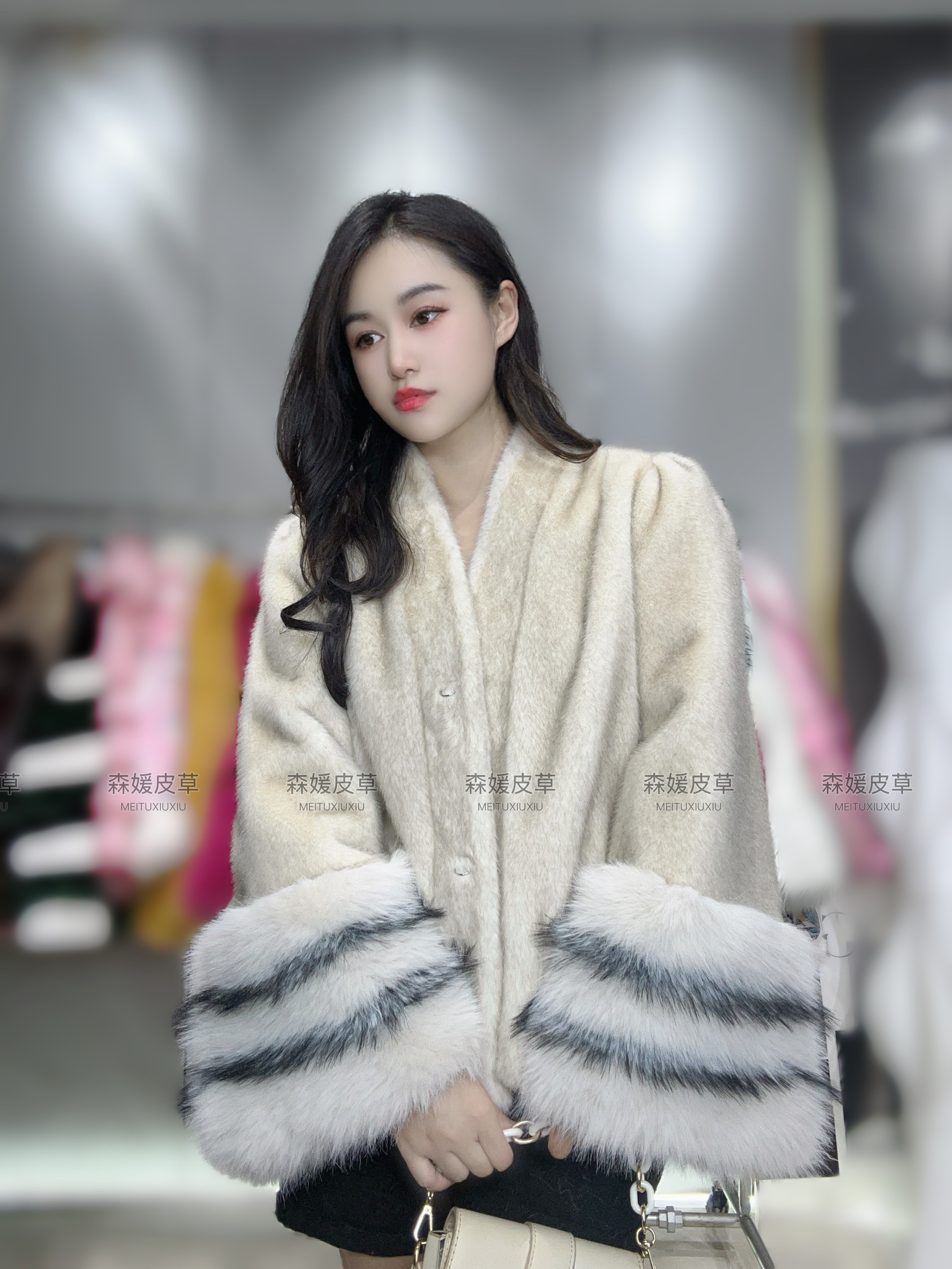新款冬季女环保中古皮草短款泡泡袖毛毛外套加厚保暖年轻复古v领