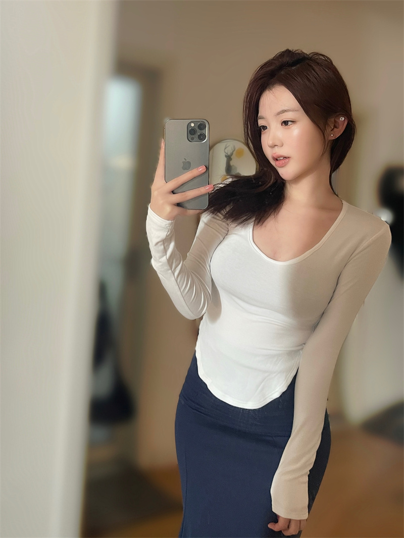 纯欲风性感U领显身材打底衫秋