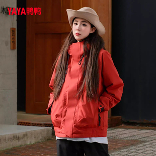 小个子保暖羽绒夹克 连帽户外运动冬装 鸭鸭红色短款 羽绒服女冬时尚