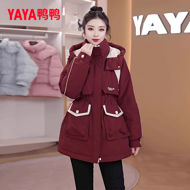 鸭鸭羽绒服女中长款2025新款安可拉红色收腰显瘦连帽风衣羽绒外套