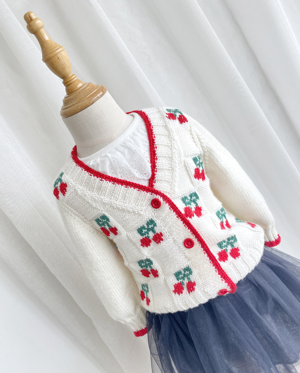 BRIGHT MOON HANDMADE CHERRY EMBROIDERY PLAID CARDIGAN LONG SLEEVE DIY WOOL HANDMADE MATERIALS SEND TUTORIAL VIDEOS