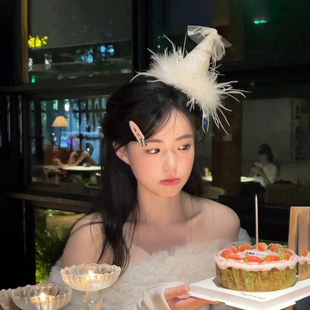 仪式感~白羽毛生日帽发夹头饰女公主派对氛围感拍照道具气质发饰