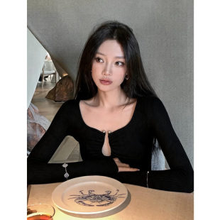 黑色露锁骨镂空长袖T恤女内搭性感辣妹风气质轻奢高级感绝美上衣