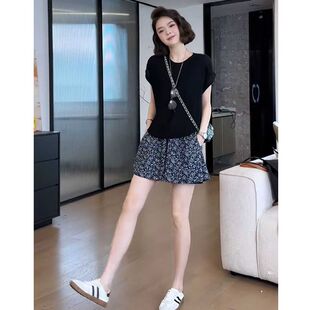 欧货夏季新款极简百搭碎花显瘦时尚阔腿短裤女减龄显高休闲运动裤