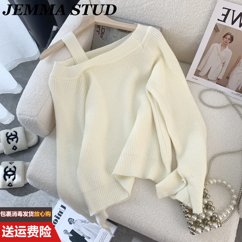 慵懒风软糯加厚露肩毛衣