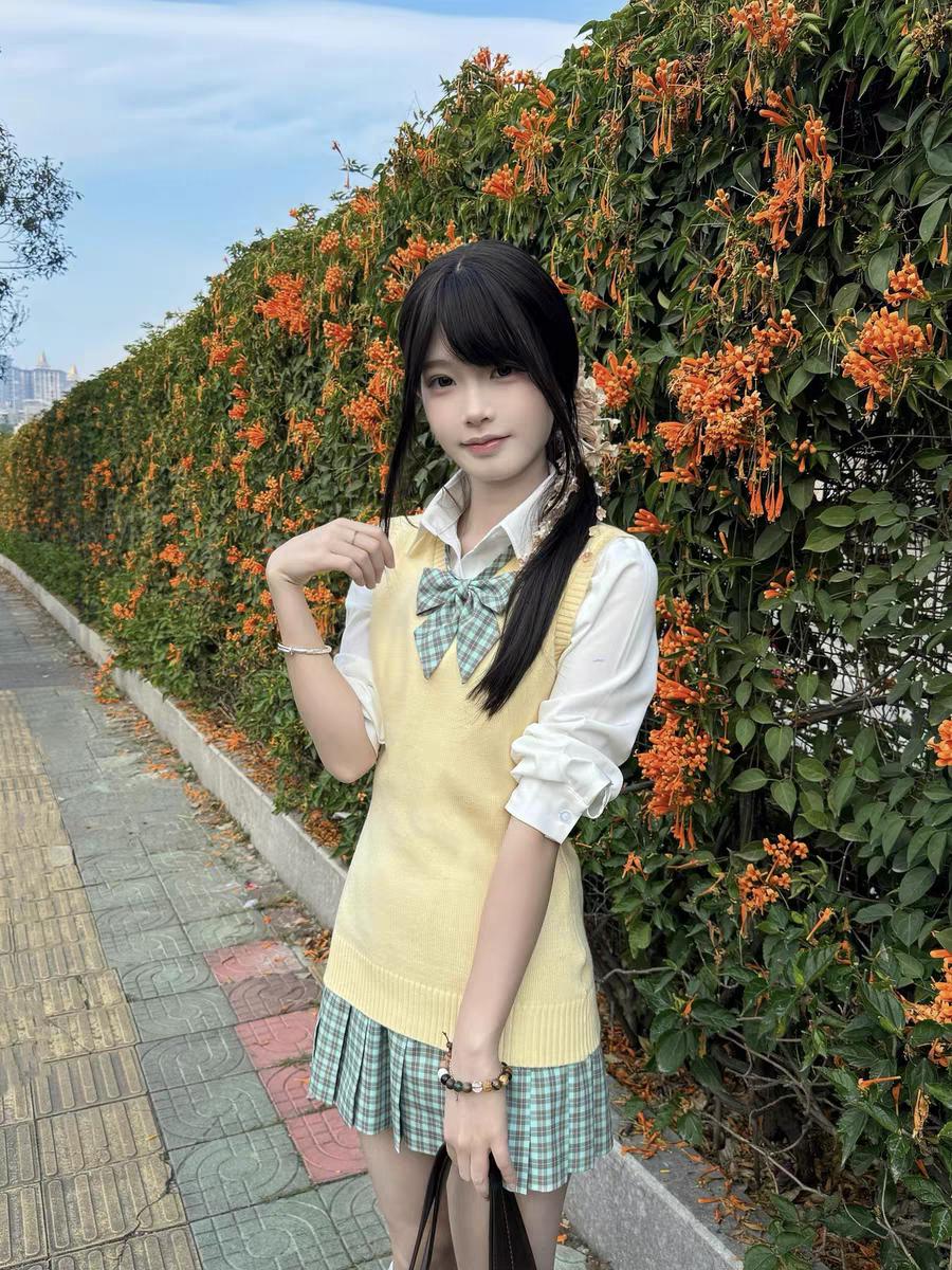 JK制服马甲背心春秋学院风纯色v领无袖内搭黄色套头毛衣针织衫女