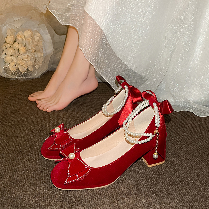 结婚新娘婚纱两穿红色敬酒高跟鞋