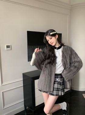 深灰色毛毛外套中长款