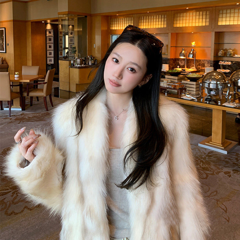 2025新款 咖影流香 貉子毛皮草外套女短款年轻款气质减龄大衣女