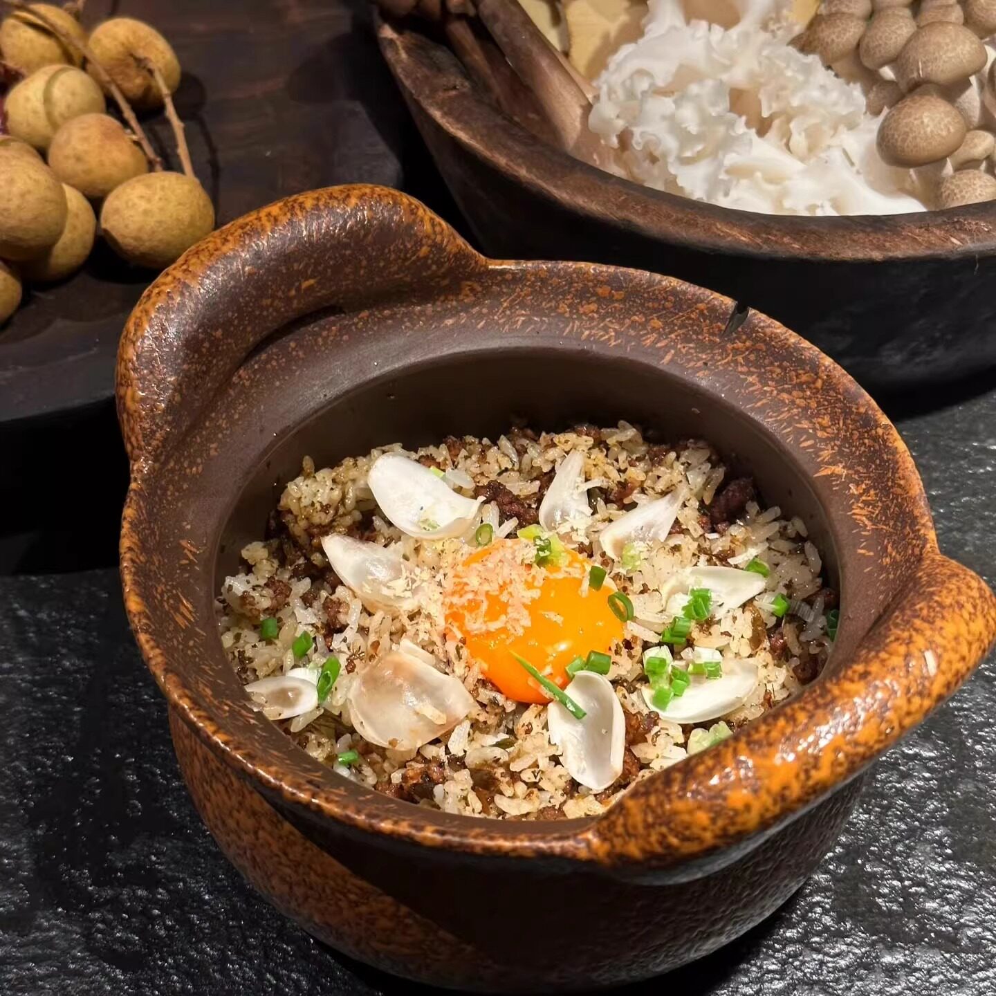 山野风粗陶双耳带盖煲仔炒饭盘子