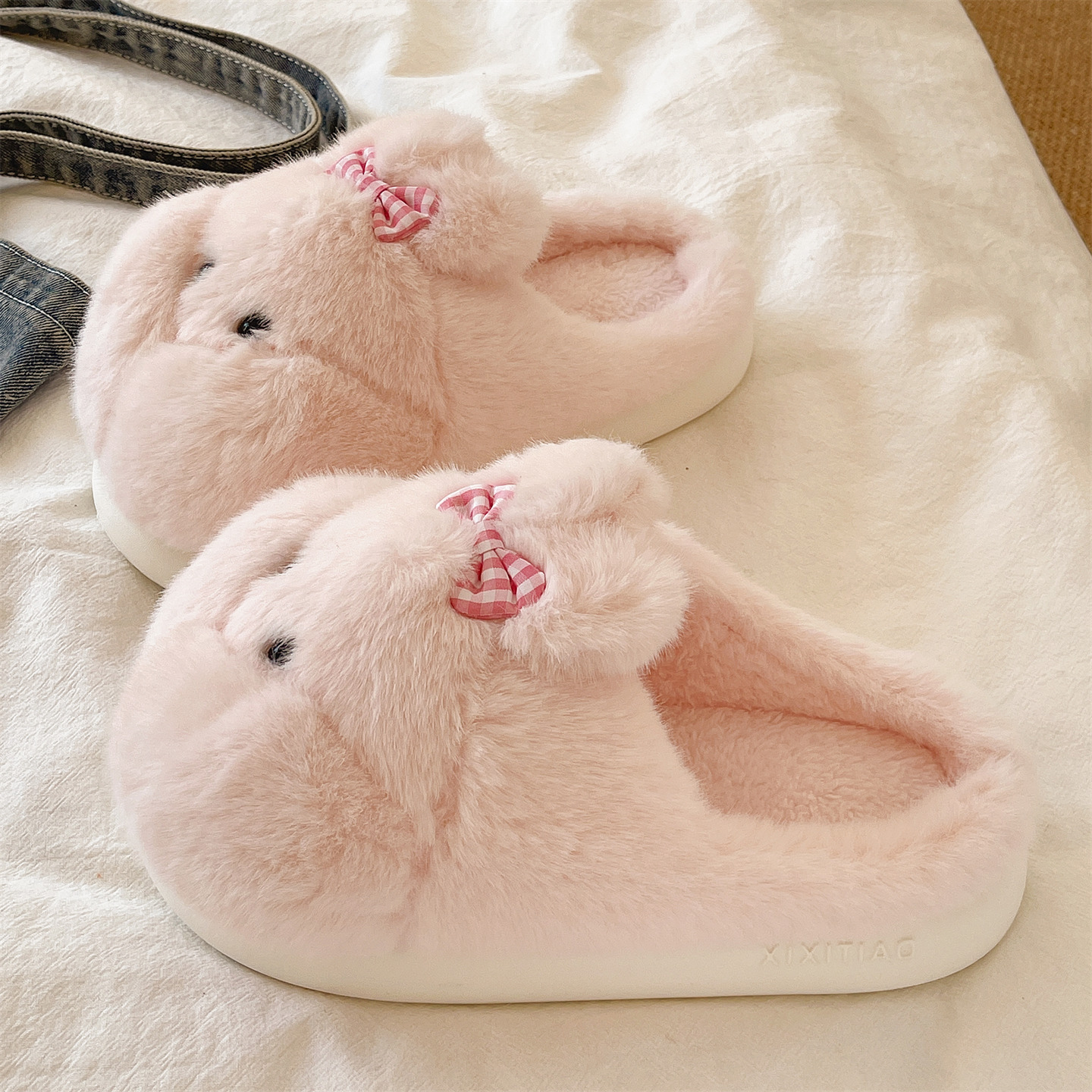 可爱蝴蝶结兔子棉拖鞋女款冬季毛绒保暖室内居家厚底防滑月子拖鞋