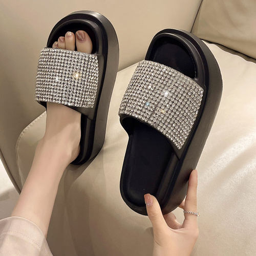 厚底高跟一字拖女2026夏季新款外穿时尚水钻沙滩防滑踩屎感凉拖鞋