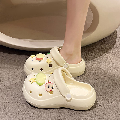 厚底洞洞鞋女夏季外穿2025新款可爱苹果防滑沙滩包头踩屎感凉拖鞋