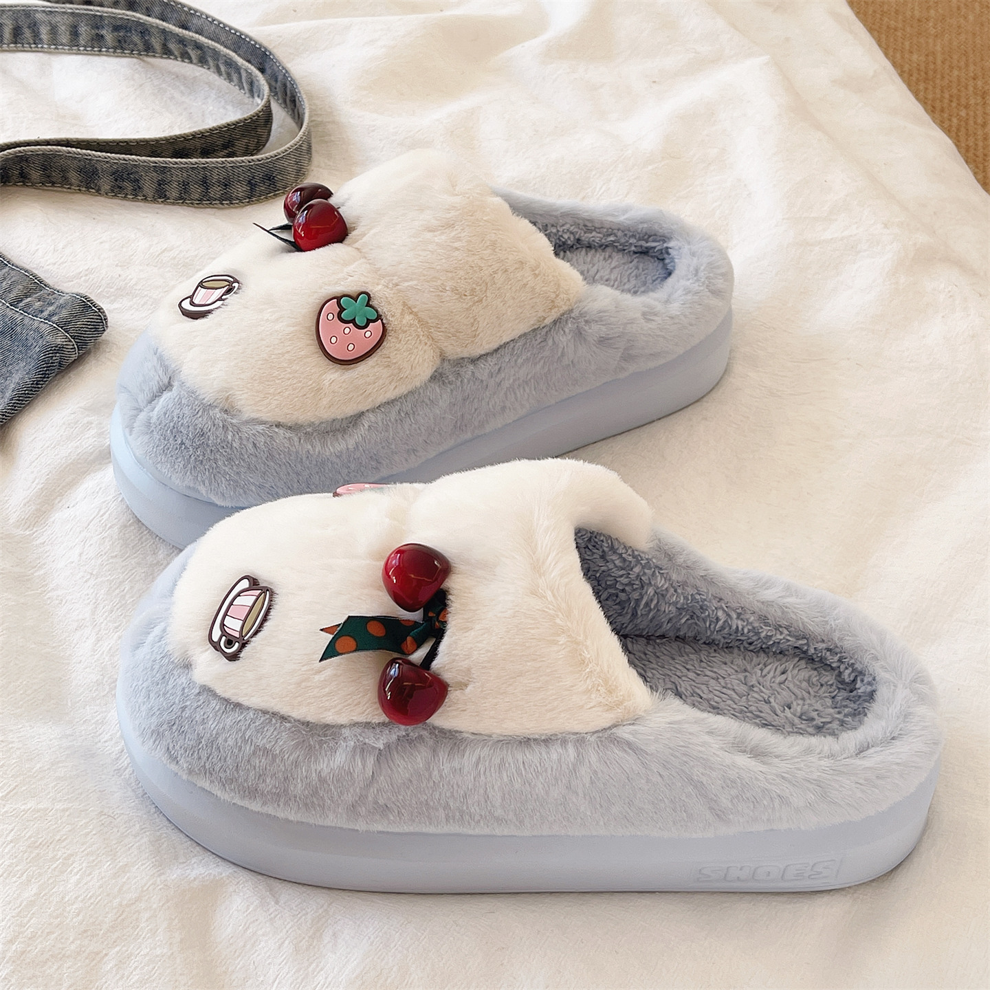毛毛拖鞋女冬季可爱樱桃草莓室内居家厚底防滑保暖毛绒包头棉拖鞋