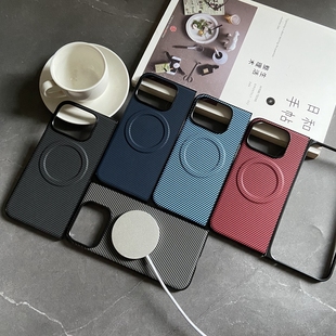 适用谷歌Pixel 10/9pro Fold折叠手机壳简约商务个性创意肤感碳纤维纹磁吸男女款防摔保护套潮