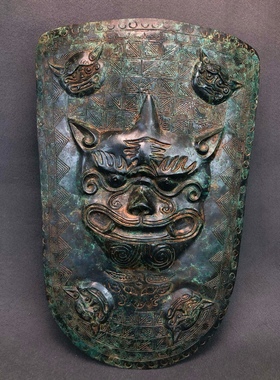 古代防御兵器战国铜盾牌影视道具高47厘米 ,宽32厘米 ,重7.6斤