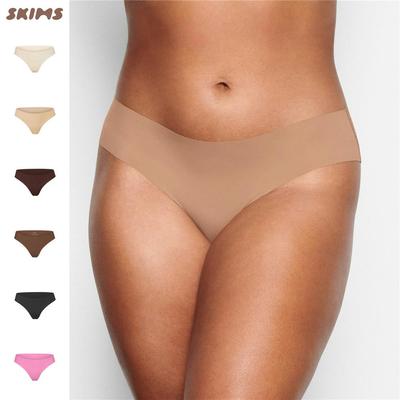 卡戴珊SKIMS性感蜜桃臀丁字裤健身隐形T裤一片式无痕高弹裸感底裤