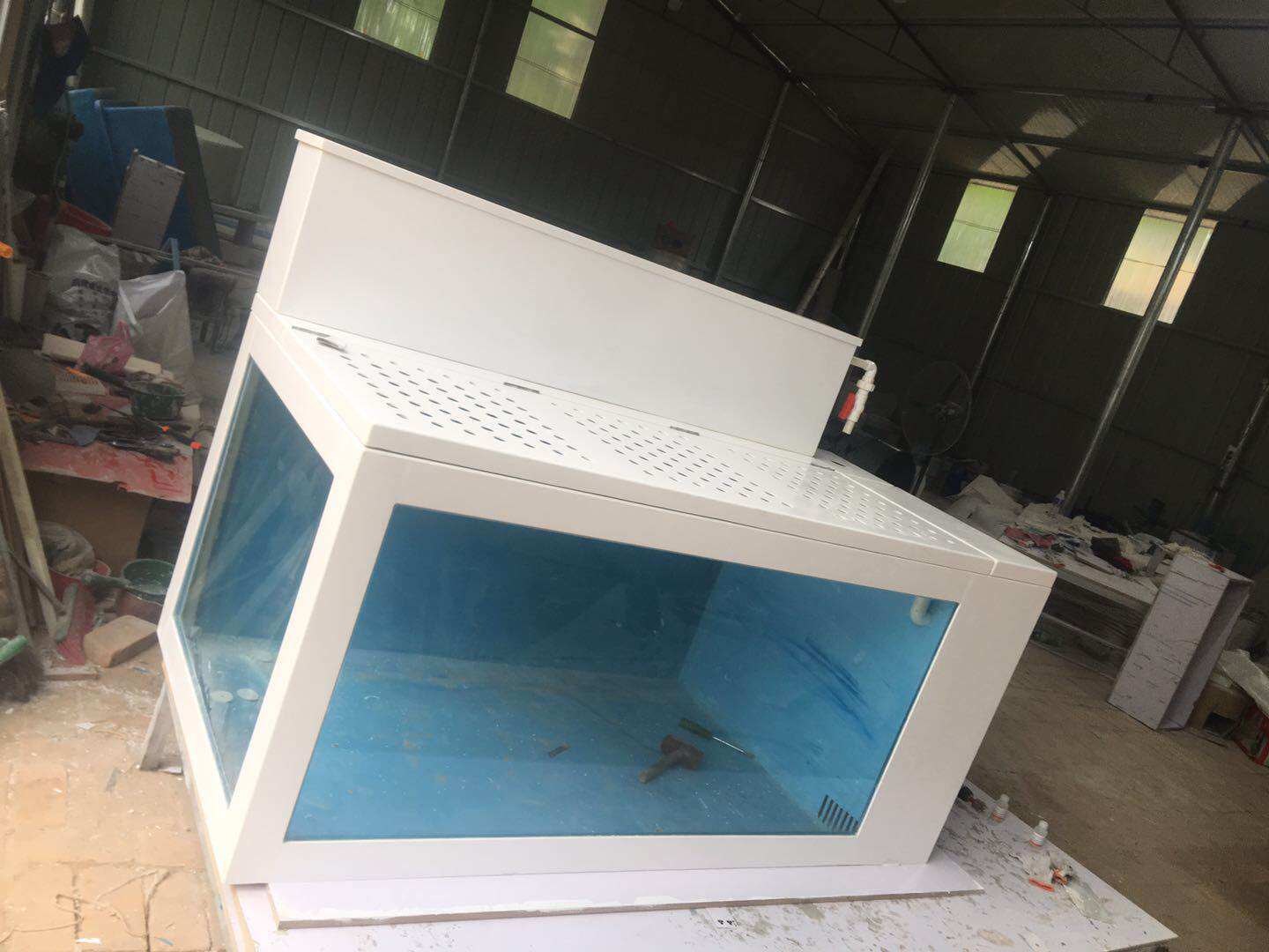 定做玻璃钢轻体鱼缸地缸锦鲤鱼池观赏池暂养池孵化池养鱼池