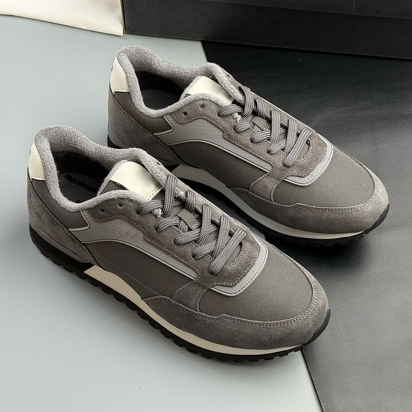 欧洲站潮牌高定男鞋秋冬款加绒保暖日常休闲鞋轻便舒适户外旅游鞋