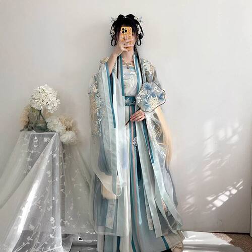 宋制汉服胖mm大女【蝶恋花语】