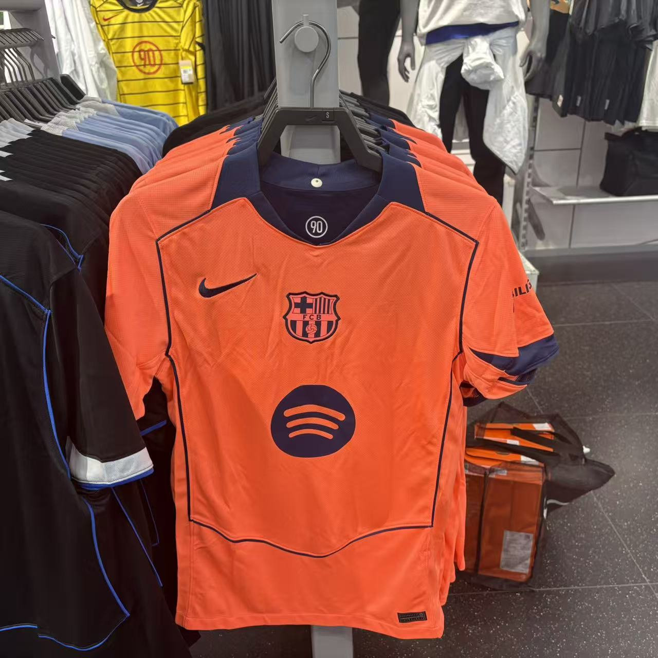 Nike/耐克 巴塞罗那客场 球迷版足球比赛球衣 HM3201-855