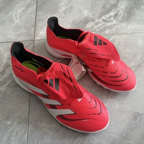 Adidas PREDATOR 猎鹰25中端 TF 男子人草碎钉足球鞋 JS0384