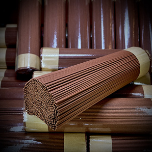 天然降真香线香选用高油高密的高品质降真香粉制作而成香韵纯正