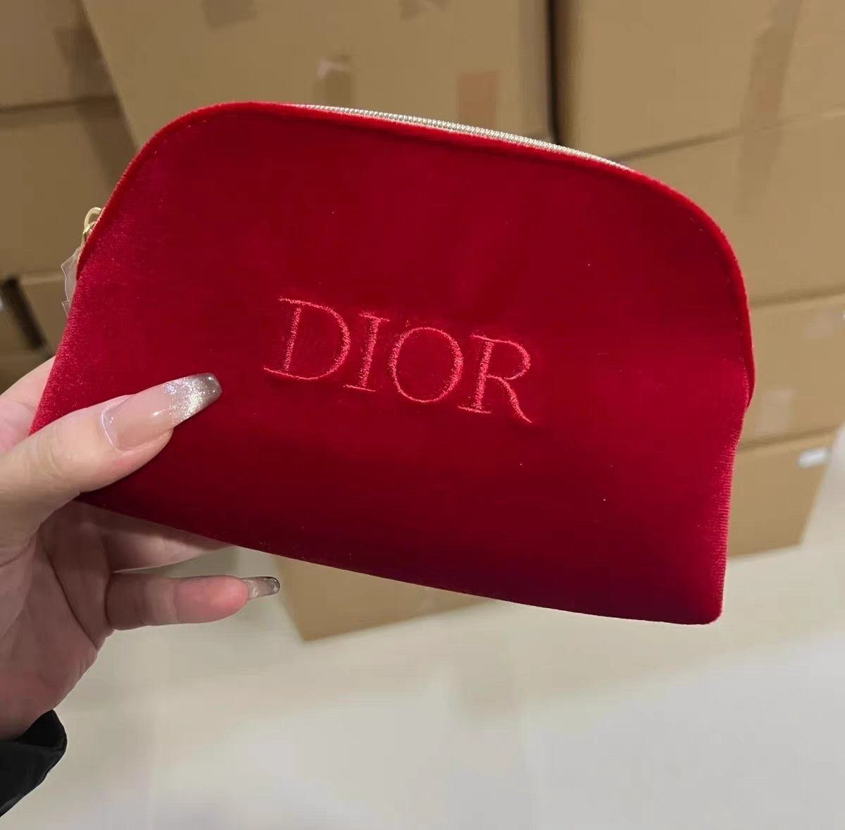 新款！Dior迪奥化妆包红色丝绒贝壳高级感拉满，晚宴包，手拿包