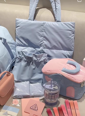 3CE新品灰蓝色化旅行包心房化妆包大容量方格托特包格纹水杯