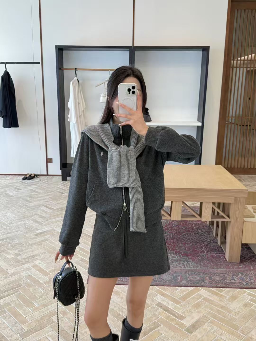 2025秋冬新款加厚套装女配披肩小马刺绣拉链外套+半裙休闲三件套