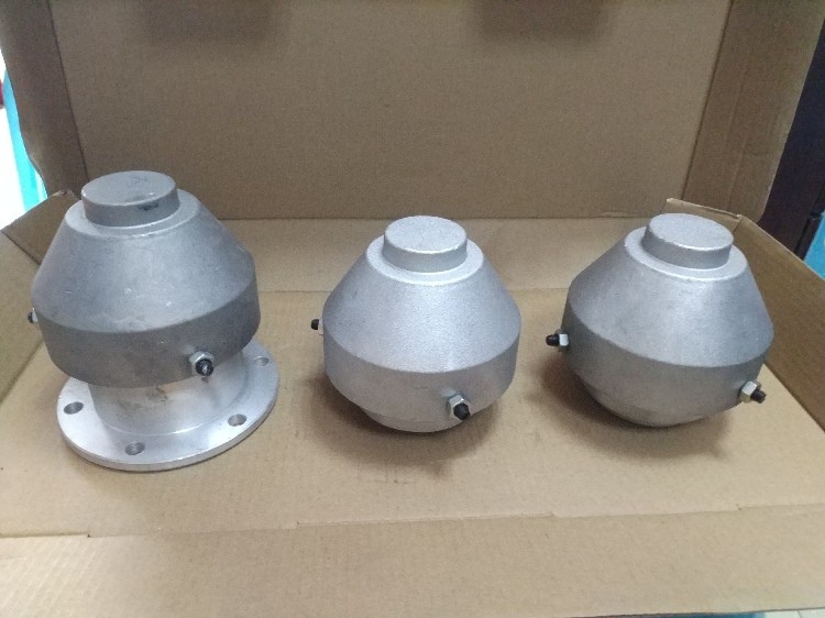 油罐车化工槽车通气阀 呼吸阀 安全阀 25/40/50 专用车配件