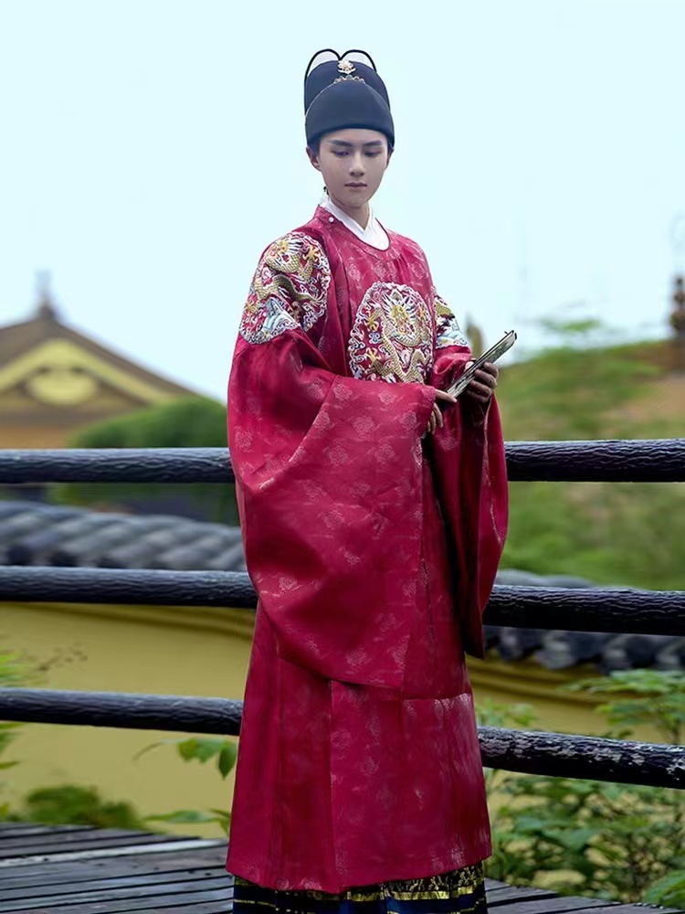 出租红色明制圆领袍明制婚礼婚服男款汉服走秀款古装汉服七夕