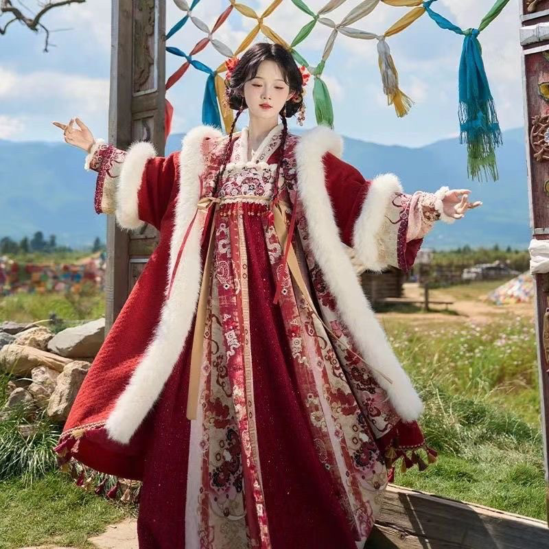 出租汉服唐制女冬季拜年服加厚国风斗篷套装改良款拍照写真走秀,女装/女士精品,汉服套装,淘宝优惠券,粉丝福利购,淘宝优惠卷