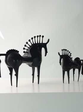 欧式抽象刺马客厅玄关创意摆件