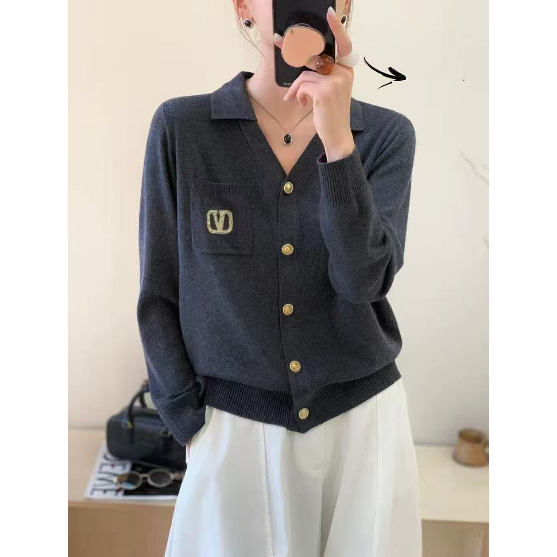 2025早秋新V领口袋字母刺绣针织衫开衫女 毛衣打底衫时尚长袖上衣,女装/女士精品,毛针织衫,淘宝优惠券,粉丝福利购,淘宝优惠卷