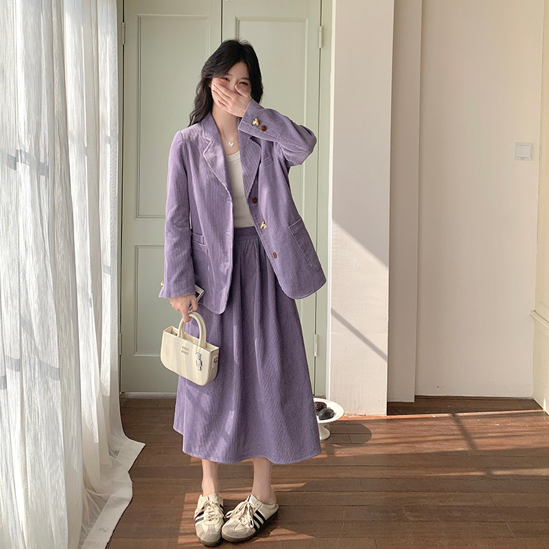 学院风紫色灯芯绒套装裙女2025春季新款气质休闲西装半身裙两件套图片