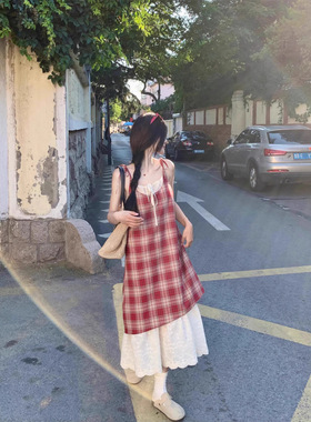 复古格子色假两件格纹蕾丝吊带减龄连衣裙女夏季海边度假风长裙子